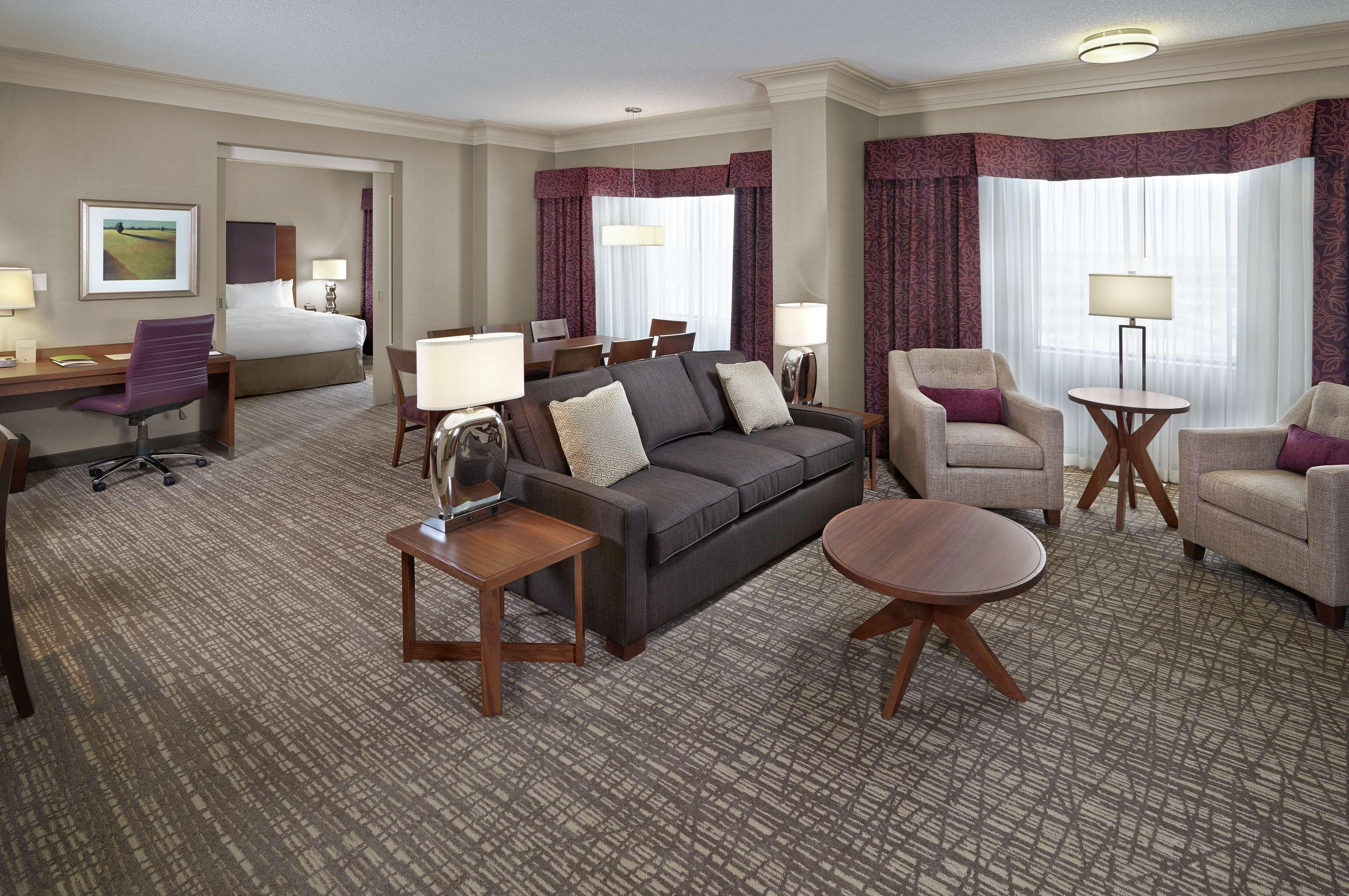 Doubletree By Hilton West Edmonton Ξενοδοχείο Εξωτερικό φωτογραφία