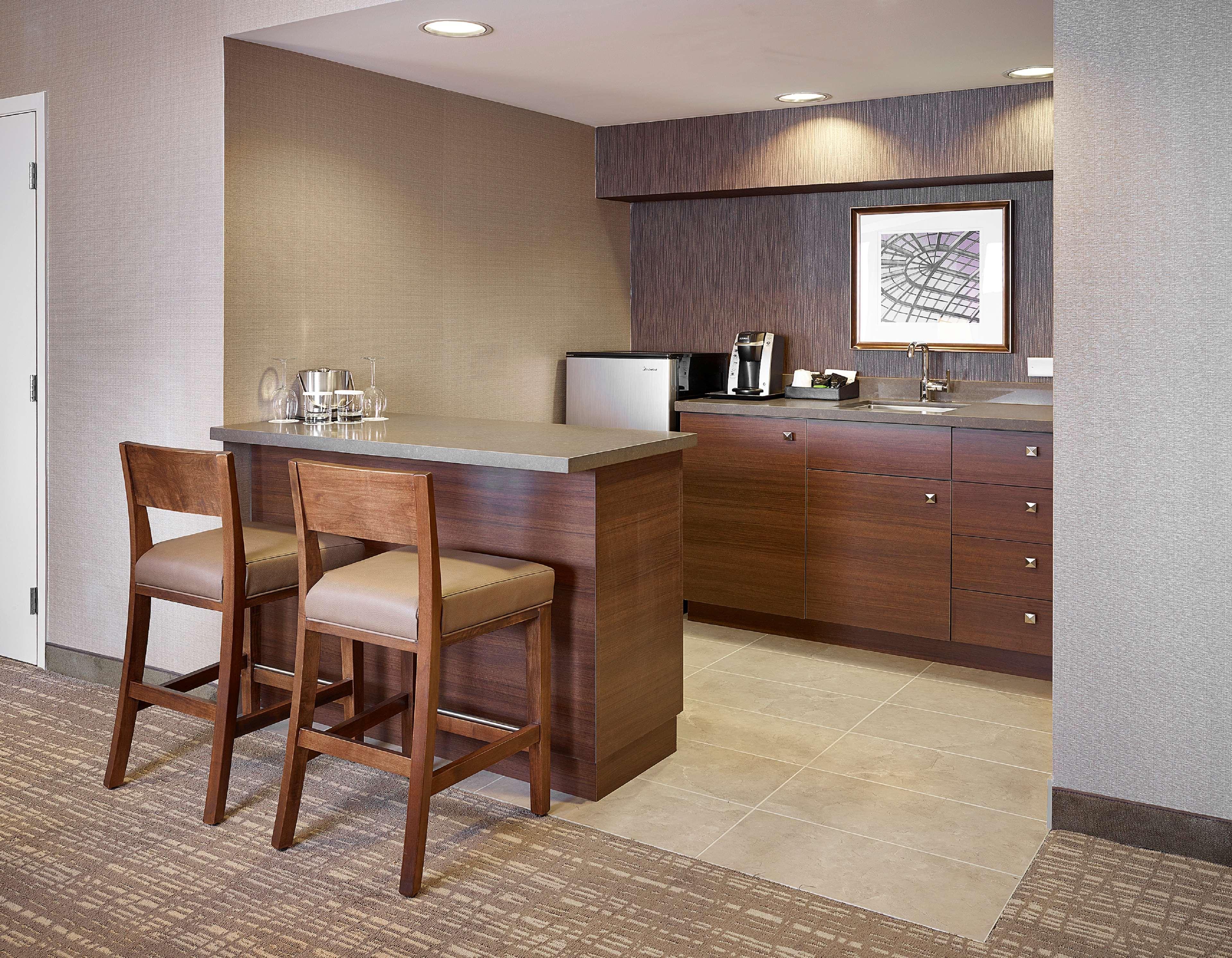 Doubletree By Hilton West Edmonton Ξενοδοχείο Εξωτερικό φωτογραφία