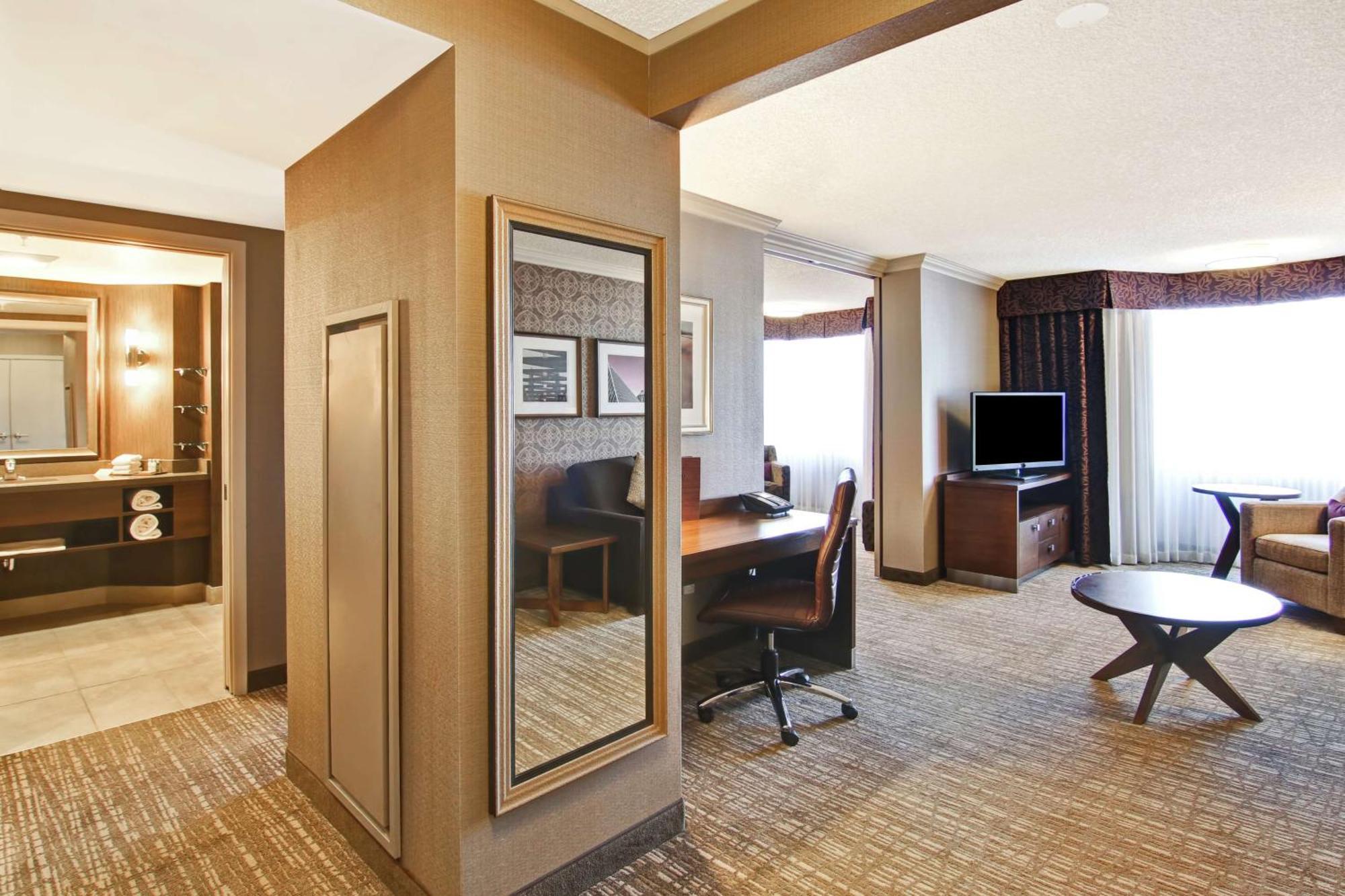 Doubletree By Hilton West Edmonton Ξενοδοχείο Εξωτερικό φωτογραφία