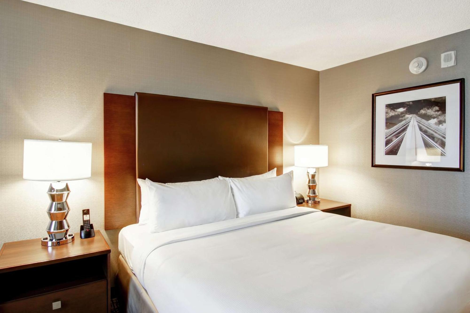 Doubletree By Hilton West Edmonton Ξενοδοχείο Εξωτερικό φωτογραφία