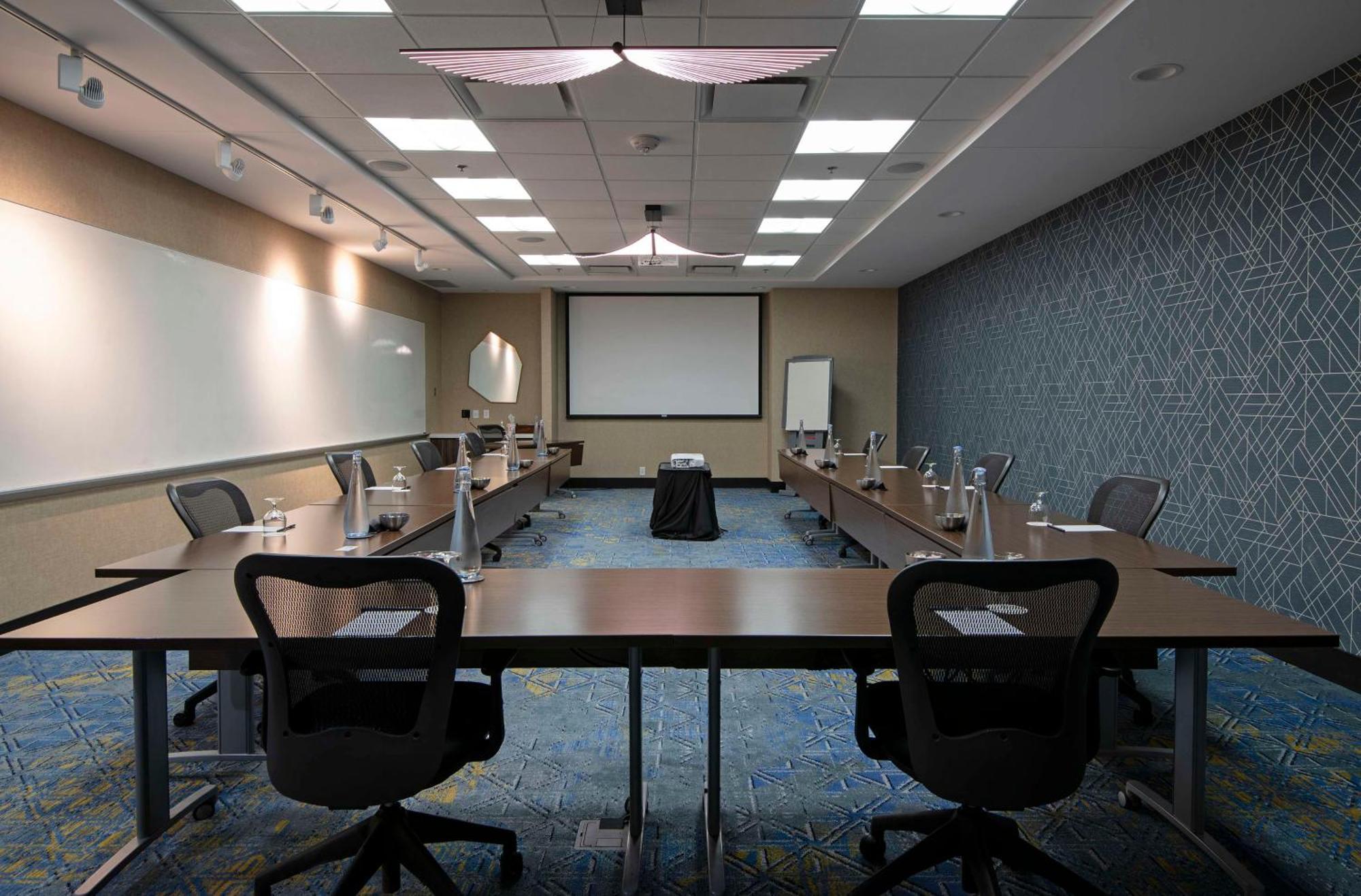 Doubletree By Hilton West Edmonton Ξενοδοχείο Εξωτερικό φωτογραφία