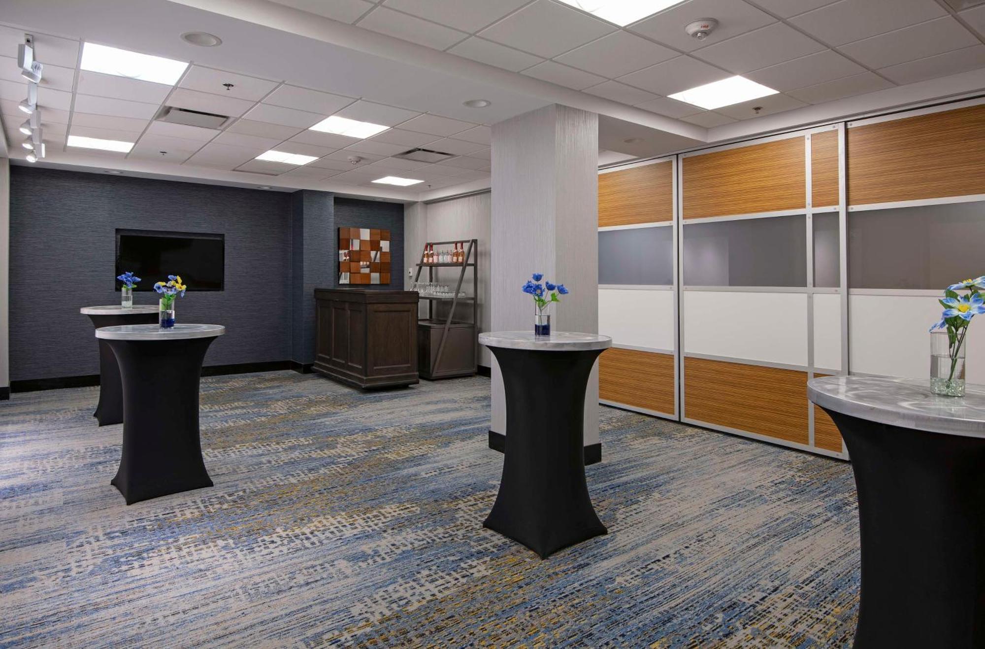 Doubletree By Hilton West Edmonton Ξενοδοχείο Εξωτερικό φωτογραφία
