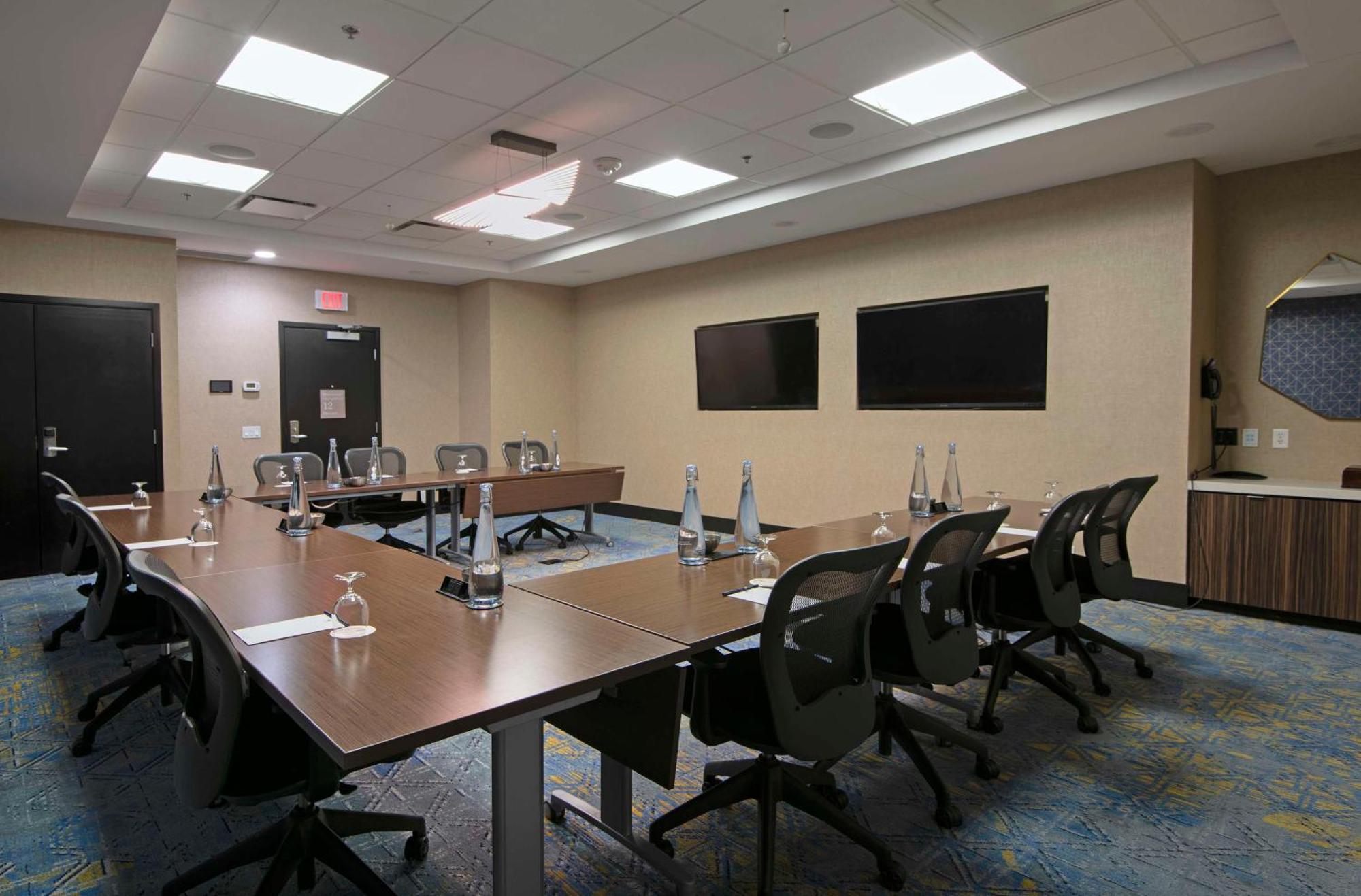 Doubletree By Hilton West Edmonton Ξενοδοχείο Εξωτερικό φωτογραφία